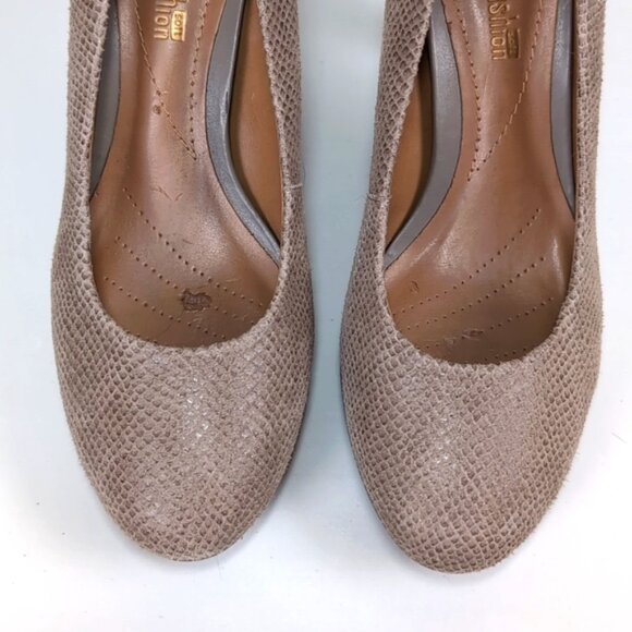 Clarks Delsie Bliss Heels Brown Nubuck Almond Toe Cone Heel Cushioned Wide Shoes - Picture 3 of 12